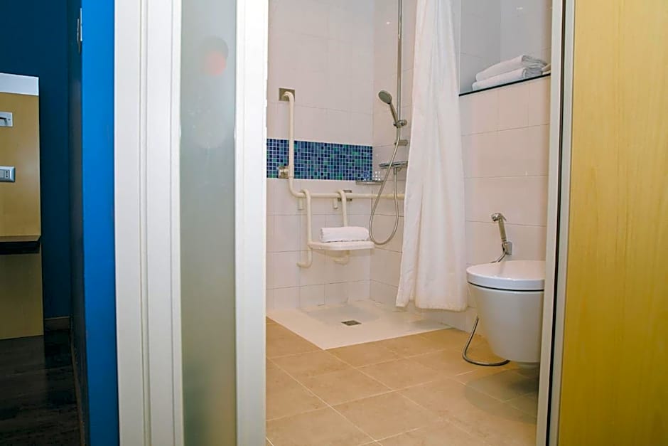 Holiday Inn Express Milan-Malpensa Airport By IHG