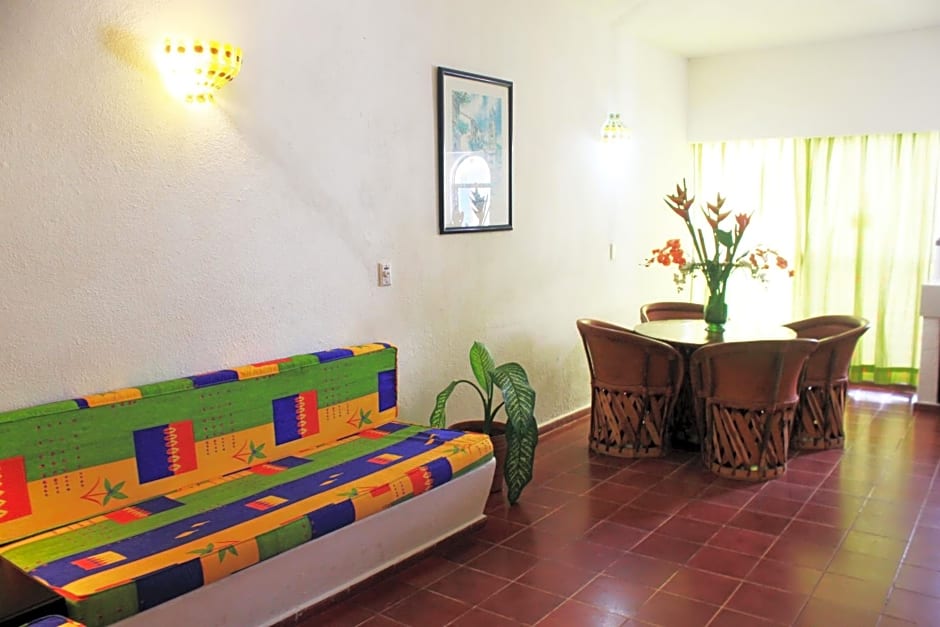 Suites Plaza del Rio