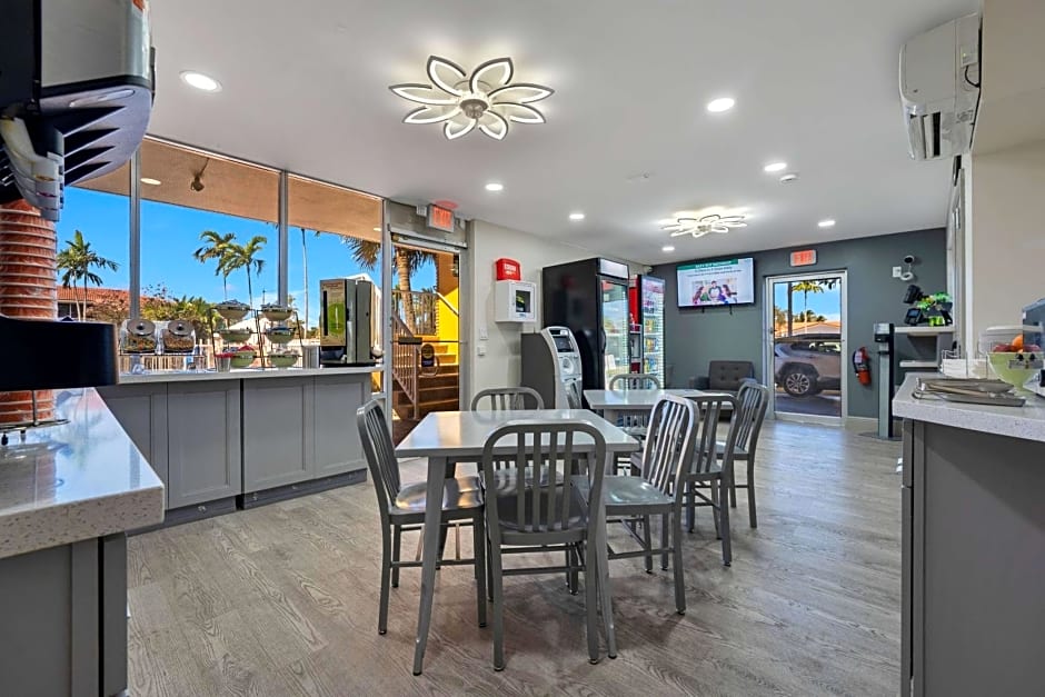 Quality Inn & Suites Airport/Cruise Port Hollywood