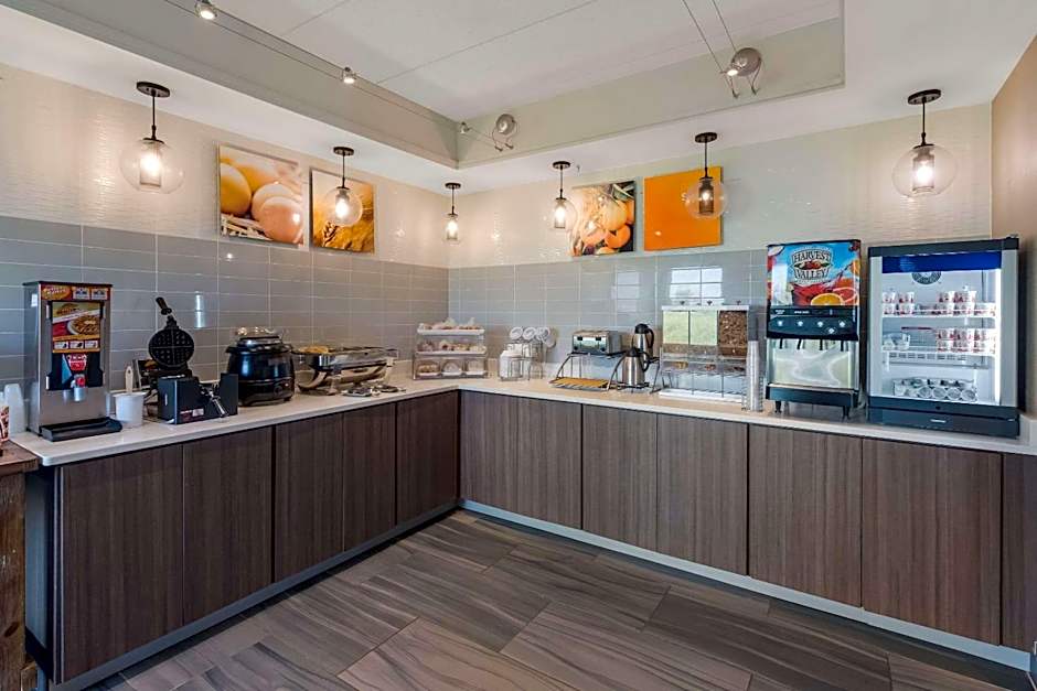 Comfort Inn & Suites Tipp City Dayton North I-75