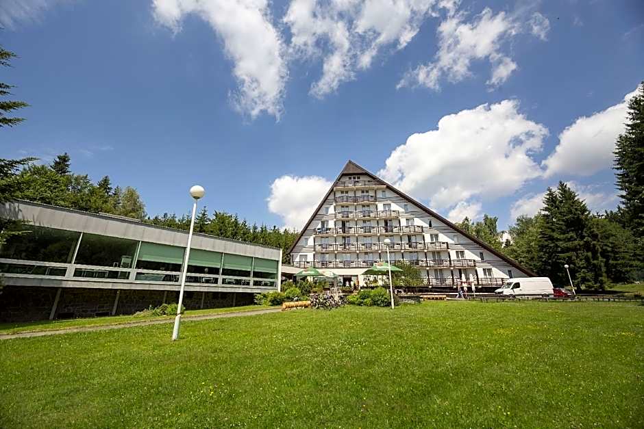 Hotel SKI