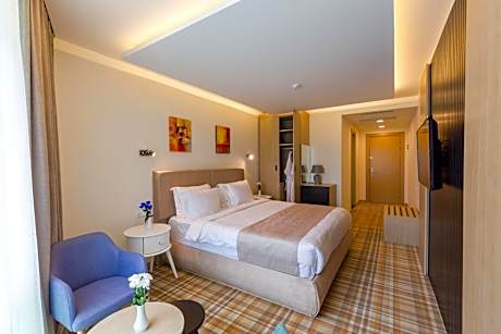 King Room with Balcony and Sea View