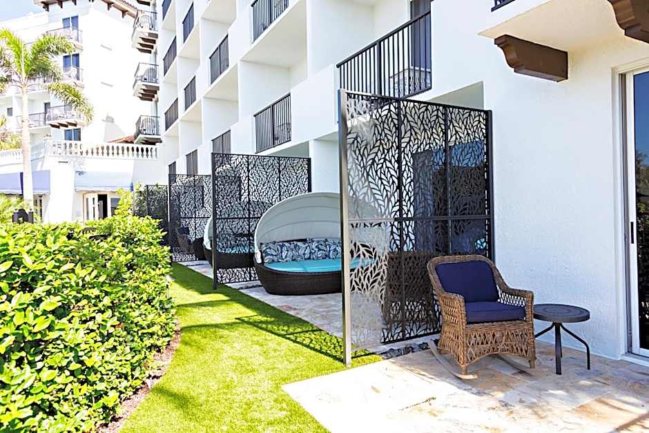 Inn at Pelican Bay