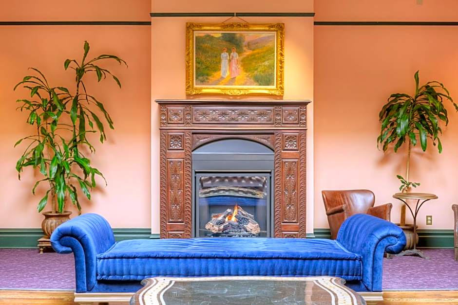 Montvale Hotel