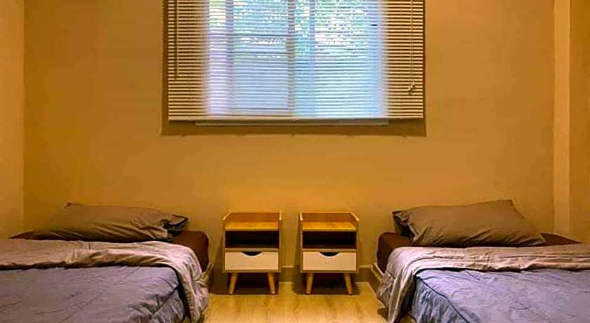 THE GOOSE HOUSE UBON