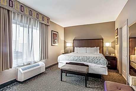 King Suite - Non-Smoking