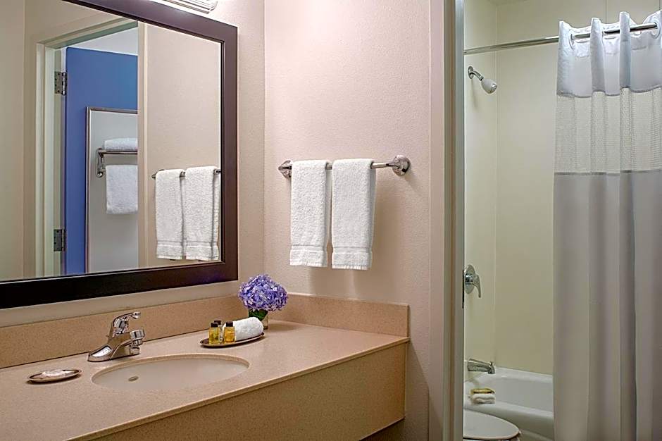 Federal City Inn & Suites