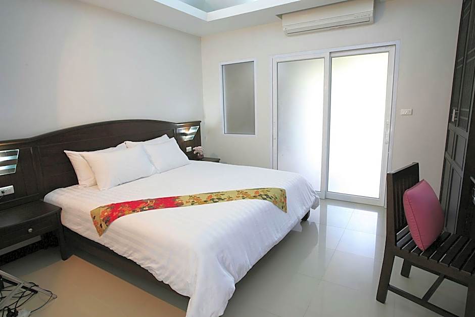 Samui First House Hotel