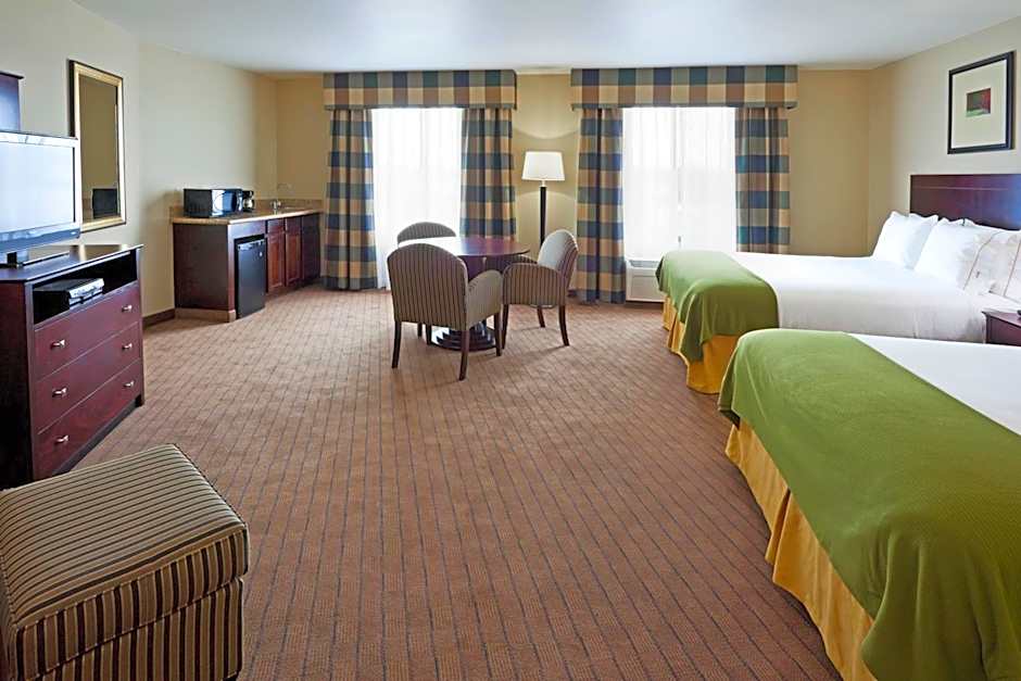 Holiday Inn Express & Suites Syracuse North - Airport Area by IHG