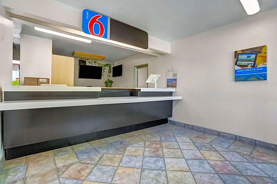 Motel 6-Red Bluff, CA