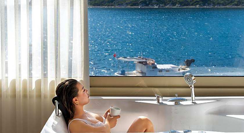 Liman Hotel Gumusluk
