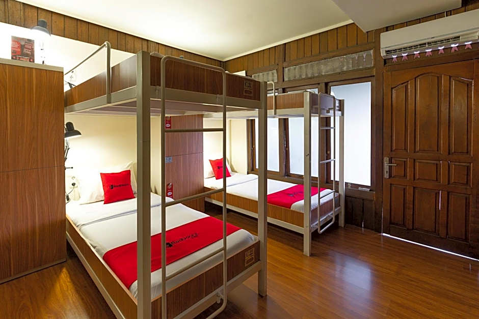 RedDoorz Hostel @ Dago 2