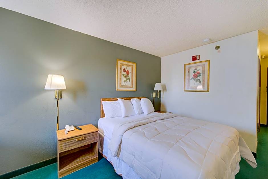 Capital O Amerihost Inn and Suites Mexico Hwy 54 MO