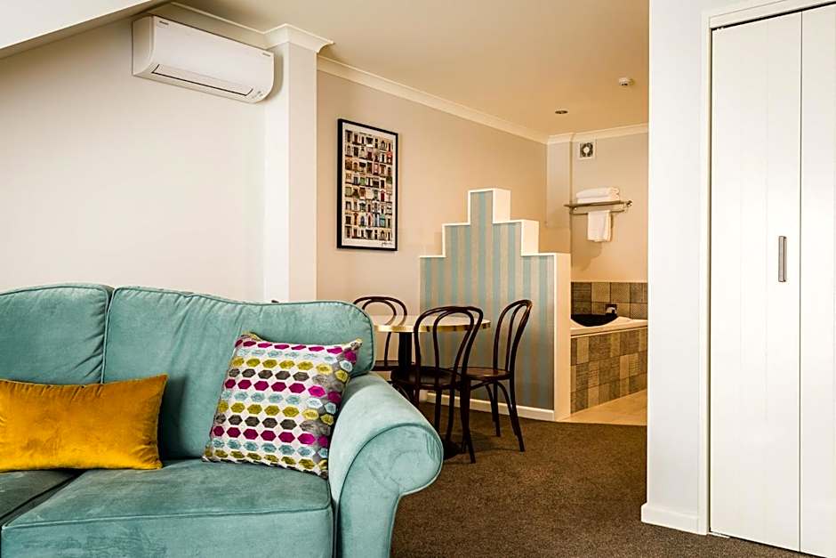 Pebble Beach Motor Inn