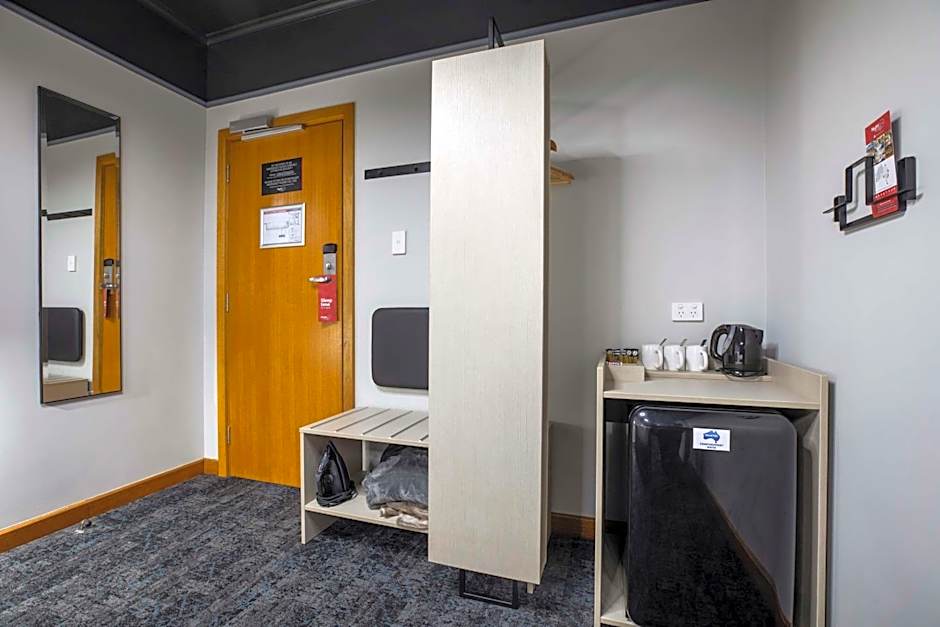 Nightcap at Empire Hotel