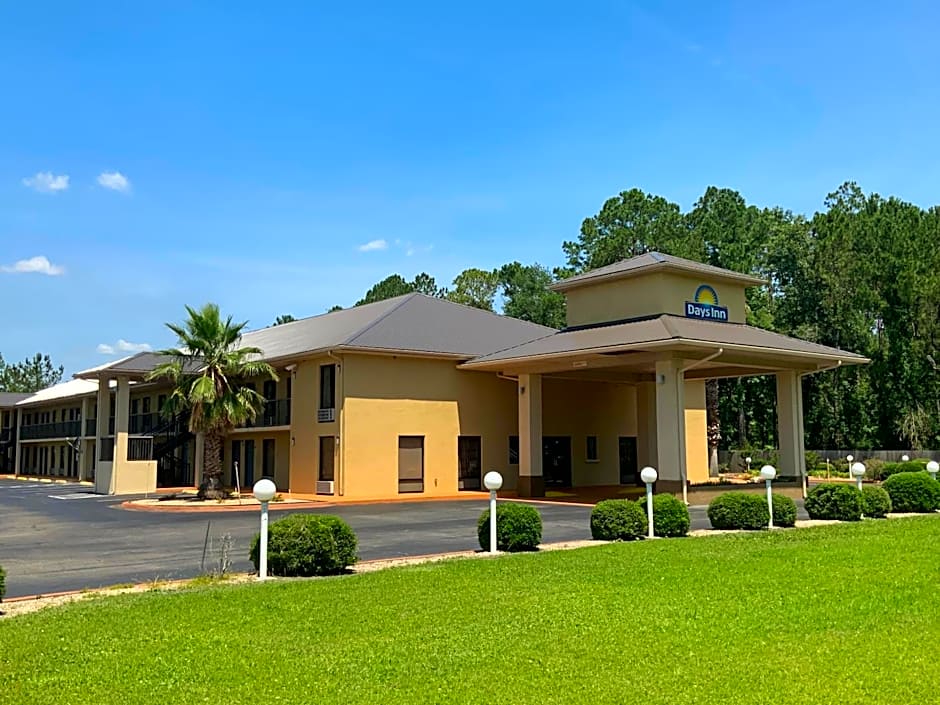 Days Inn by Wyndham Lake City I-10