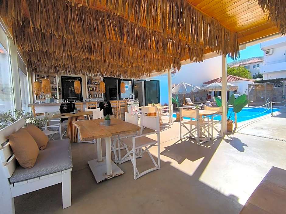 Koukounari Apartments