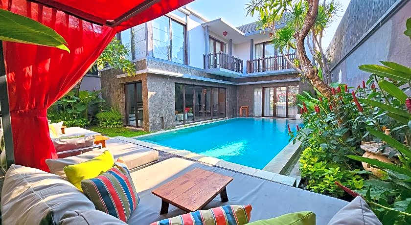 Seminyak Icon - by Karaniya Experience