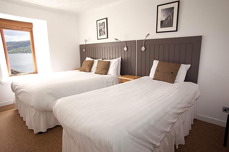 Foto 1 dari 3 — 1 Double Bed or 2 Beds, Sea View