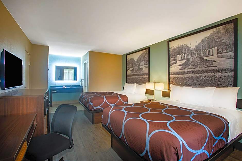 Super 8 by Wyndham Mobile I-65