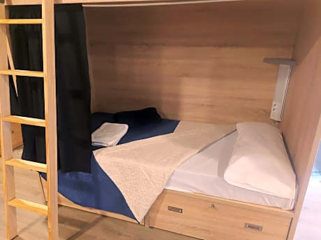 Bunk Bed in Mixed Dormitory Room