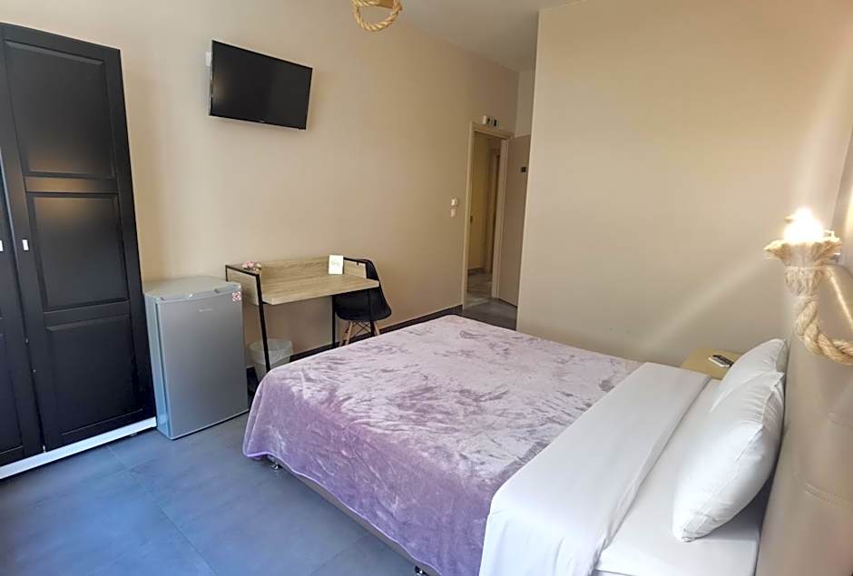 Achillion Hotel Piraeus