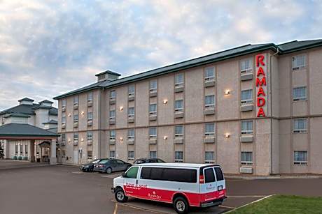 Ramada by Wyndham Red Deer Hotel and Suites