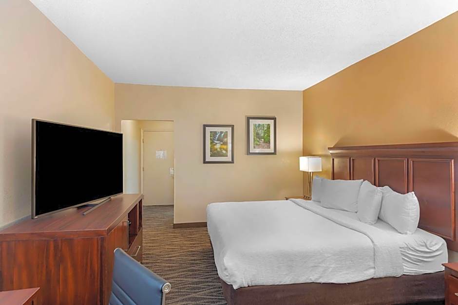 Best Western Plus Russellville Hotel and Suites