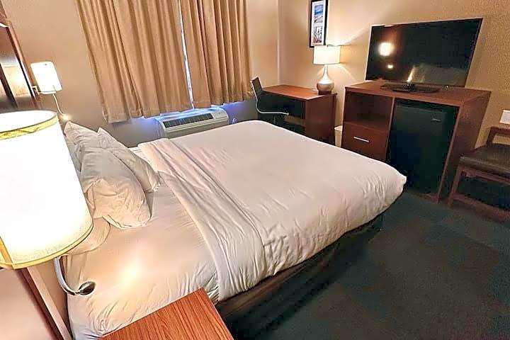 Photo 1 of 5 of 1 King Bed