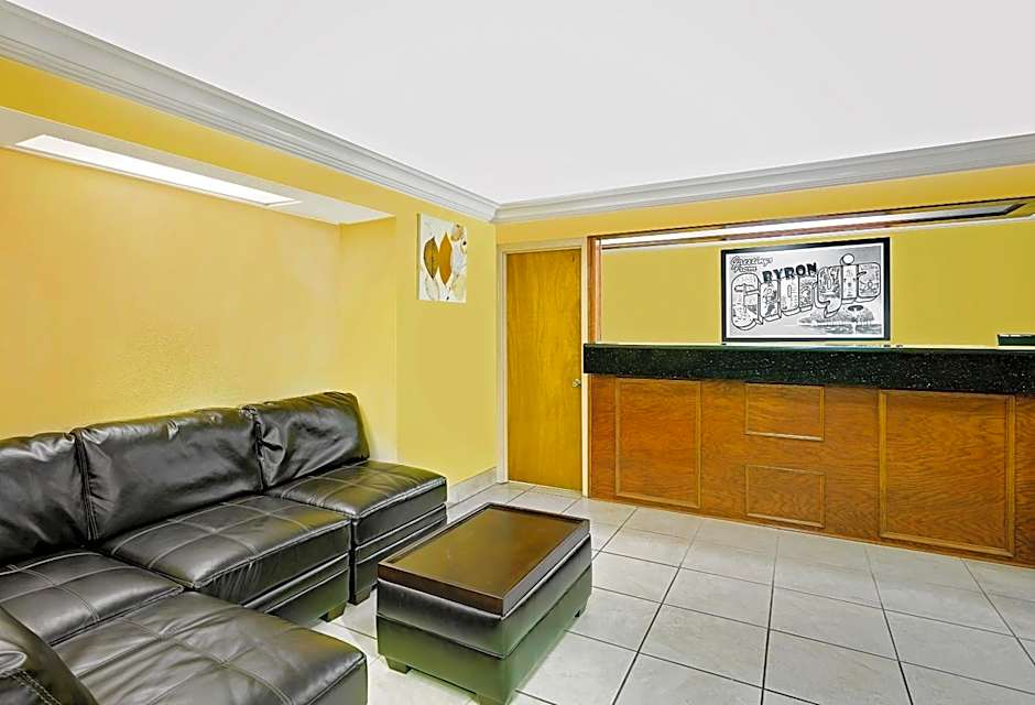 Super 8 by Wyndham Byron/South Macon