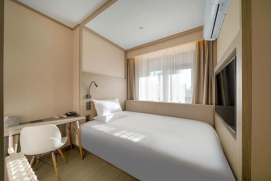 Photo 1 of 3 of Guestroom