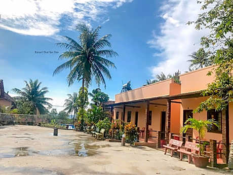 Standard Family Room with Garden View