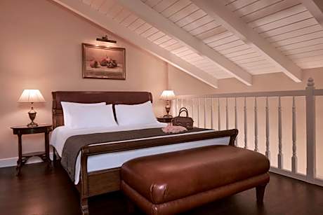 Suite with Fireplace and Partial Sea View - Split Level