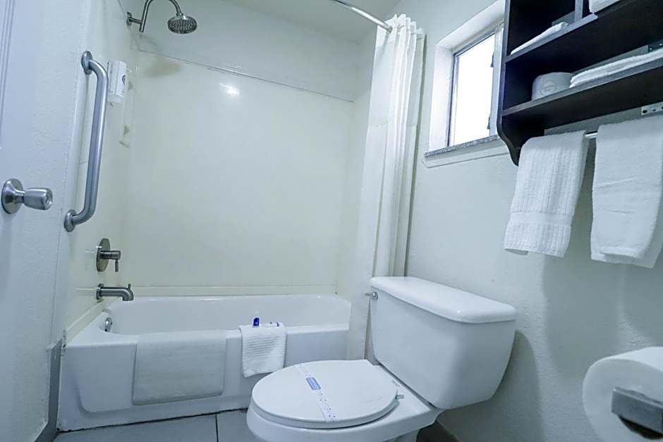 Rodeway Inn San Antonio Lackland AFB - SeaWorld