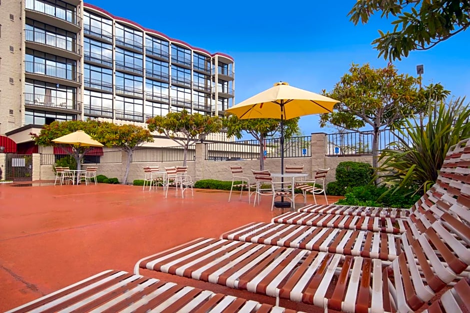 Oakland Airport Executive Hotel