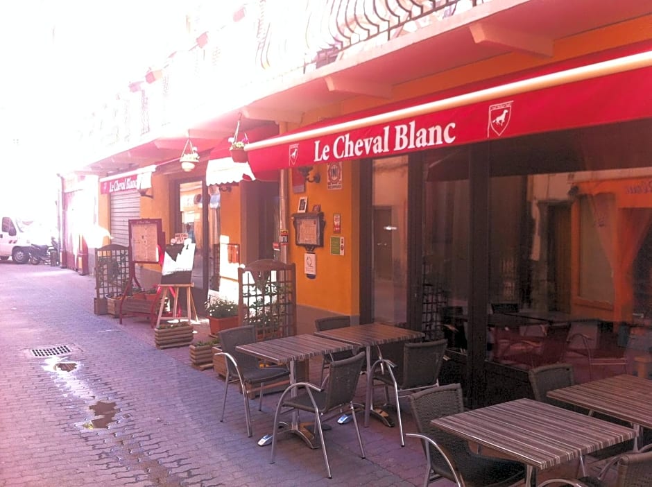 Hôtel Du Cheval Blanc