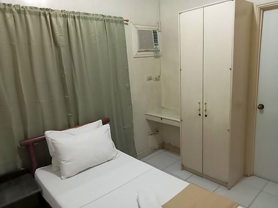 RedDoorz at Casa Marabella Villamonte Bacolod City