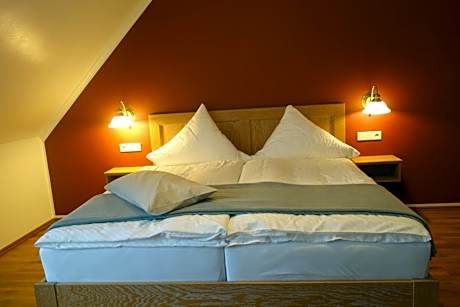 Double Room with Street View