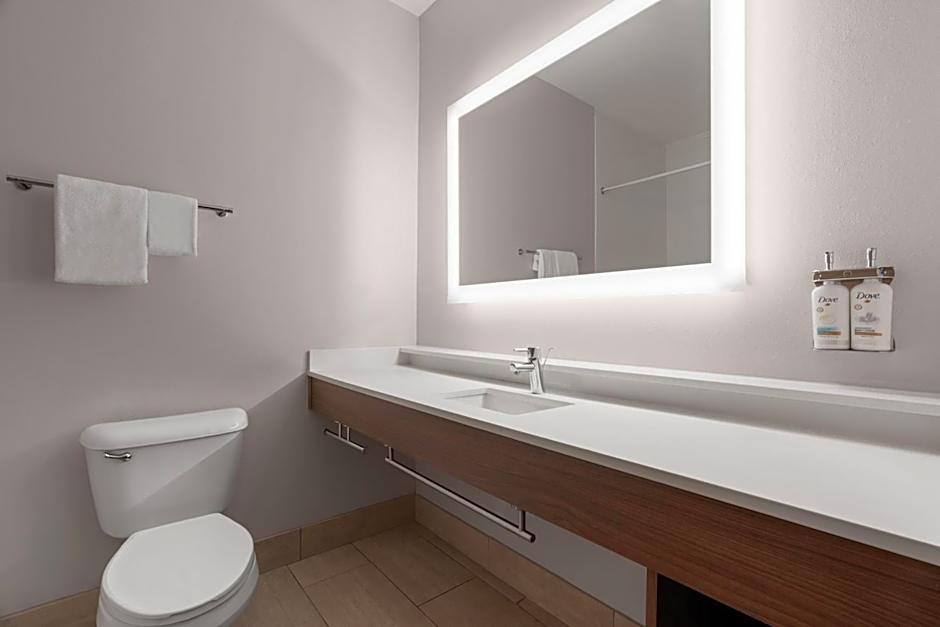 Holiday Inn Express & Suites Harrison By IHG