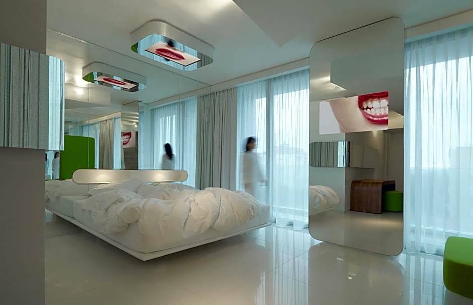 i-Suite Hotel