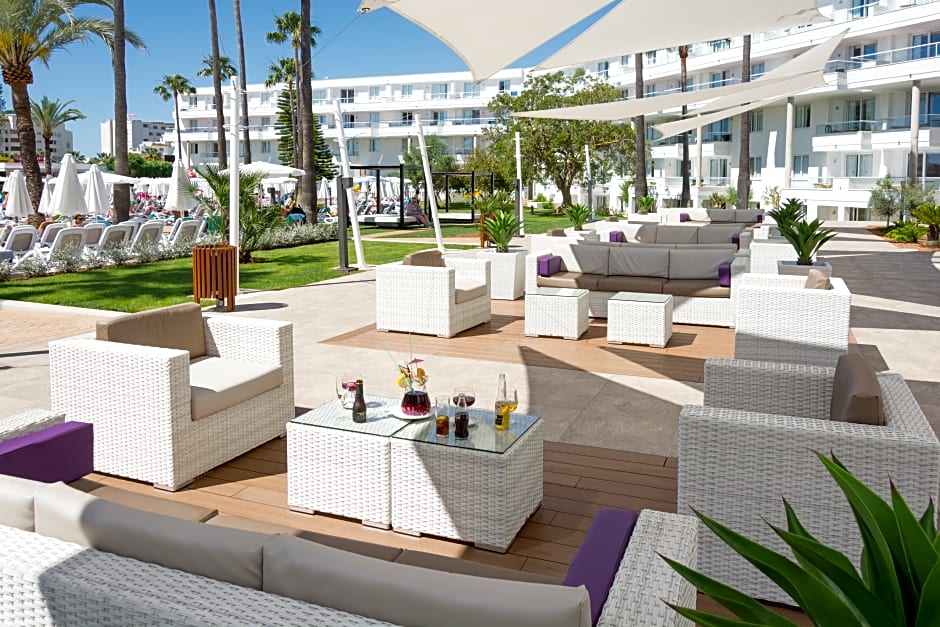 Protur Vista Badía Aparthotel