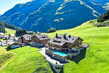 AlpenParks Hotel & Apartment Arlberg Warth mit Pool