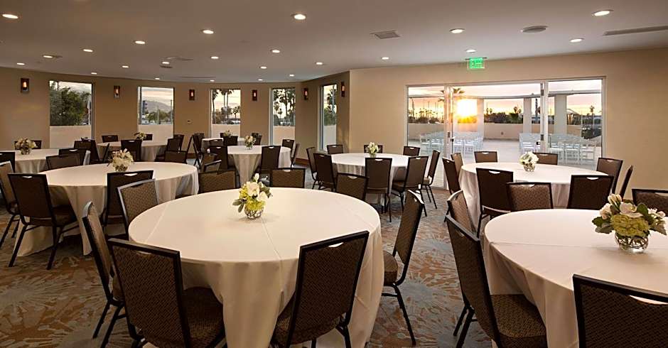 Redondo Beach Hotel, Tapestry Collection by Hilton