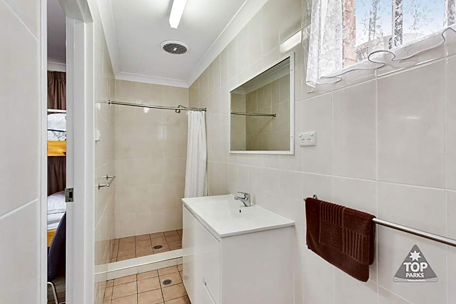 Fossicker Caravan Park