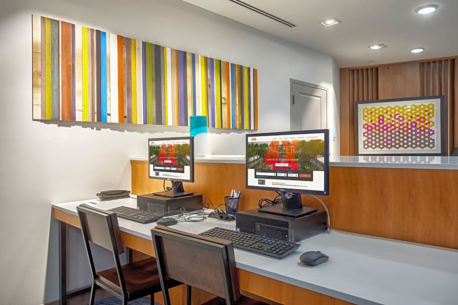 Holiday Inn Express & Suites - Lexington W - Versailles By IHG