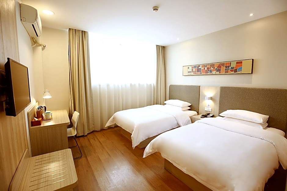 Hanting Hotel Shanghai Longbai Xincun Metro Station
