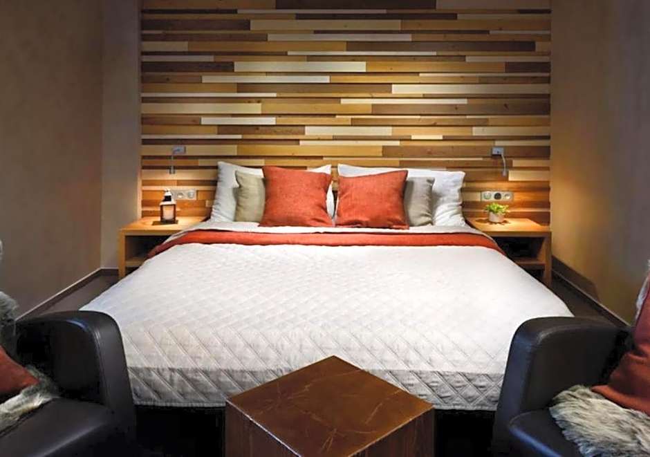 Noc na Chopku, Rotunda