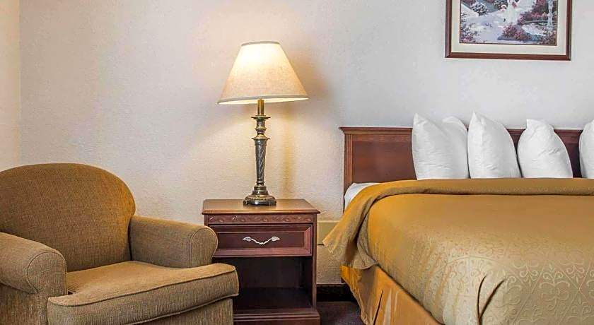 Quality Inn & Suites Franklin