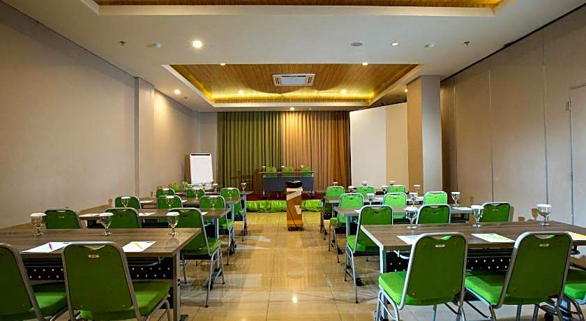 Ascent Hotel & Cafe Malang