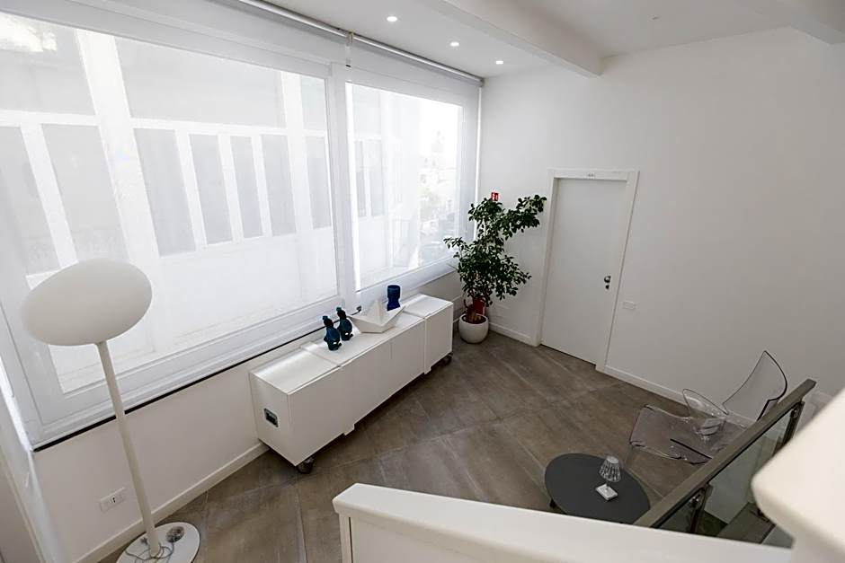 White 1903 - Rooftop Pool & Luxury Rooms